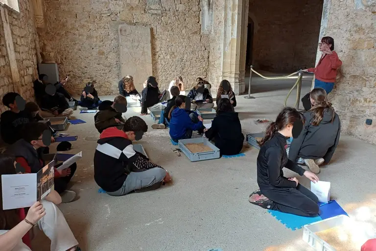 Ateliers jeune public archéologie au Couvent des Cordeliers à Charlieu