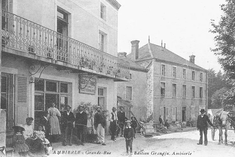 Promenade sur les traces des anciens commerces d'Ambierle à Ambierle
