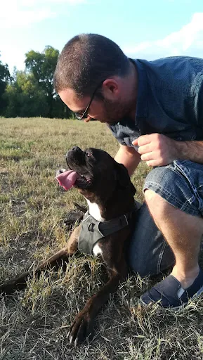 Atout chiens éducateur canin comportementaliste en méthode positive et éthologique à Mably