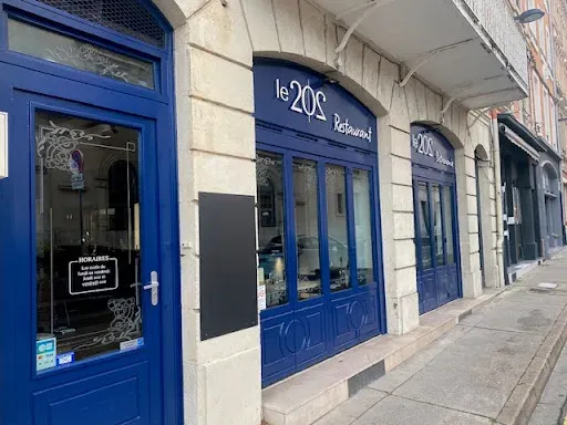 LE 202 à 42300 Roanne