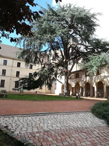 Lycée Jean Puy à Mably