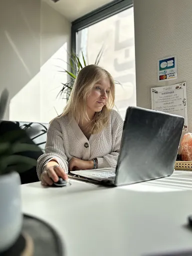 Océane Banhegyi - Diététicienne-nutritionniste & Réflexologue à Mably