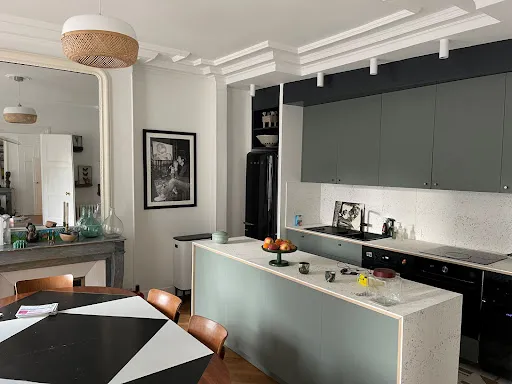 Rouge Et Noir à Mably