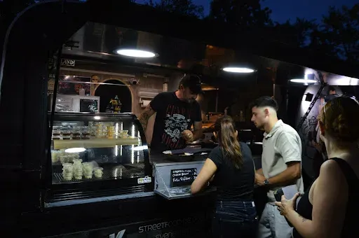 Snackinblack FoodTruck à Mably